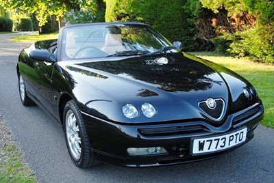 Lot 288 - 2000 Alfa Romeo Spider Lusso T-Spark Convertible