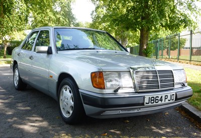 Lot 151 - 1992 Mercedes Benz 260 E
