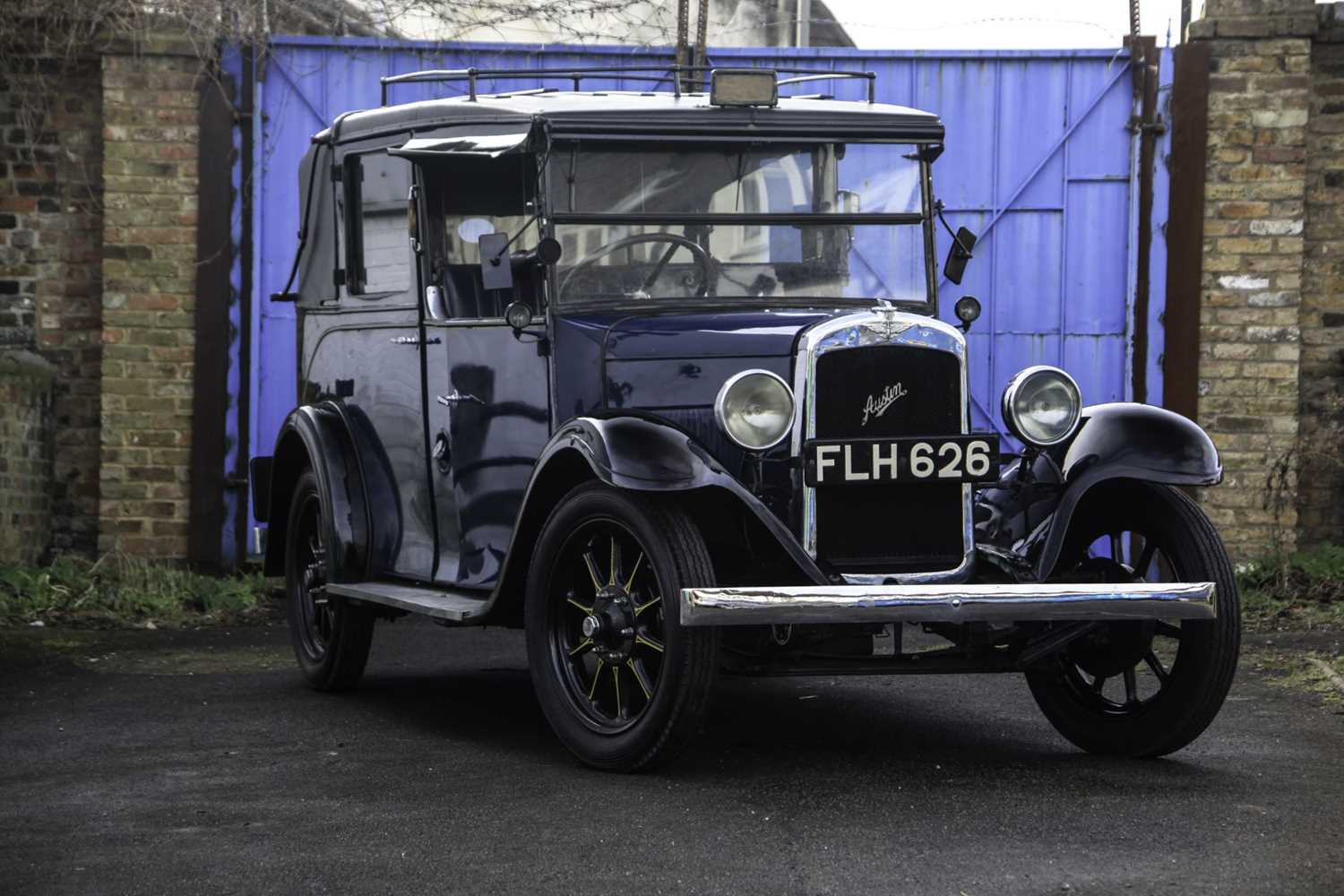 Lot 194 - 1939 Austin Heavy 12/4 Low Loader London Taxi