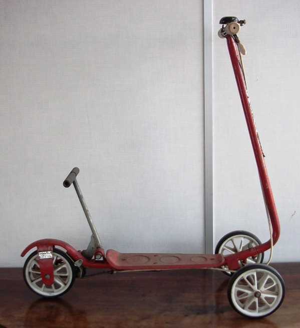 Click for high resolution Lot 11 - Toy Truck