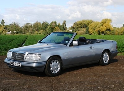 Lot 320 - 1996 Mercedes-Benz E220 Convertible