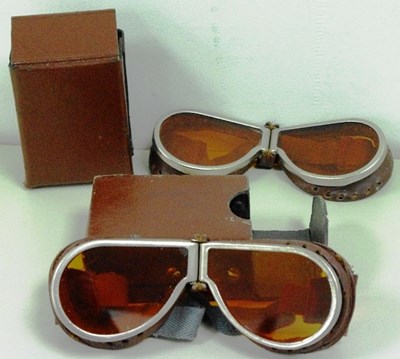 Lot 054 - Aviation/driving goggles