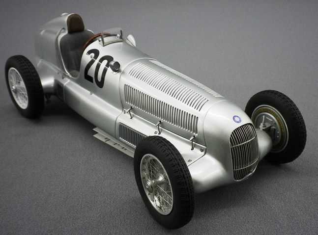 Lot 72 - W 25 Mercedes-Benz