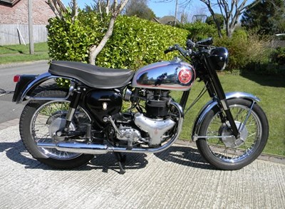 Lot 339 - 1961 BSA Rocket Gold Star 650 Replica