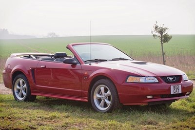 Lot 233 - 2000 Ford Mustang GT Convertible