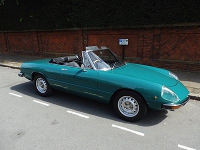 Lot 268 - 1975 Alfa Romeo  2000 Spider 2000 Veloce