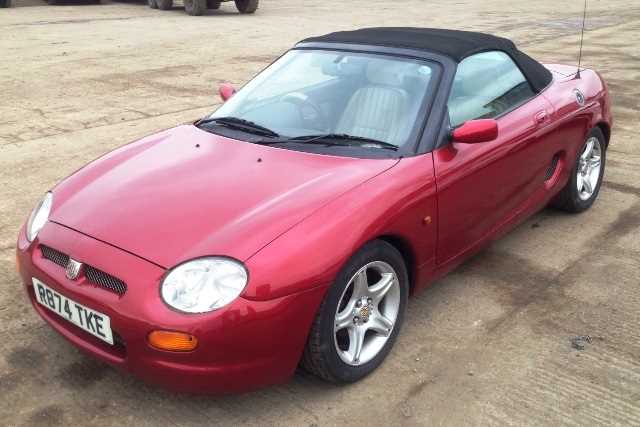 Lot 276 - 1998 MG F