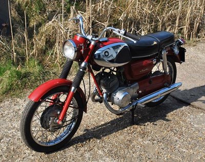 Lot 398 - 1967 Suzuki  149cc Twin