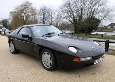 Lot 215 - 1988 Porsche 928S Series 4