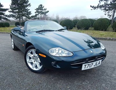 Lot 210 - 1999 Jaguar XK8 Convertible