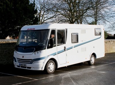 Lot 329 - 2013 Fiat Dethleffs Globebus i8 Plus