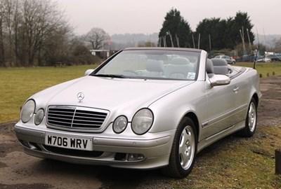 Lot 332 - 2000 Mercedes-Benz CLK 320 Elegance