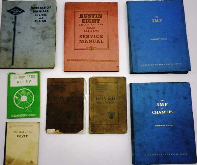 Click for high resolution Lot 9 - Selection of handbooks/manuals