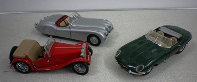 Lot 33 - Franklin Mint Jag models x 3
