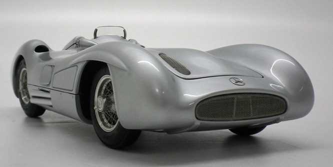 Click for high resolution Lot 51 - 1/18 CMC Model - Mercedes-Benz W 196R