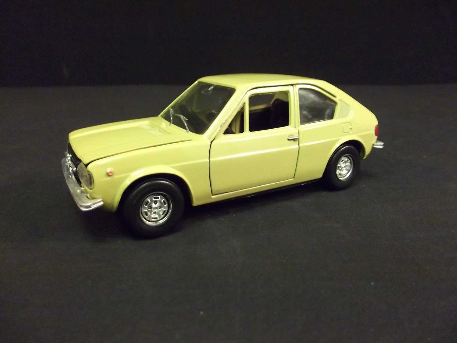 Click for high resolution Lot 120 - Alfa Romeo models
