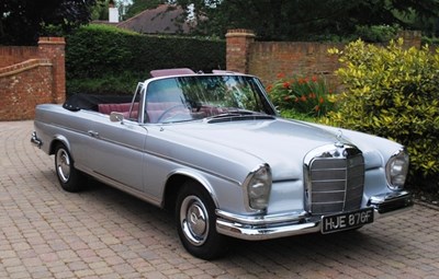 Lot 257 - 1967 Mercedes-Benz 300SE Convertible