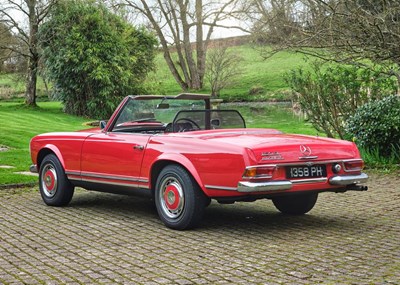 Lot 166 - 1965 Mercedes-Benz 230 SL Pagoda