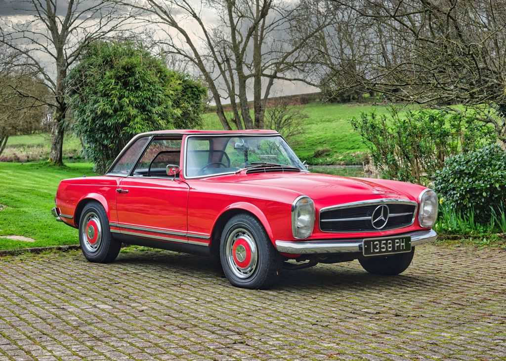 Lot 166 - 1965 Mercedes-Benz 230 SL Pagoda