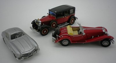 Lot 10 - Mercedes-Benz models