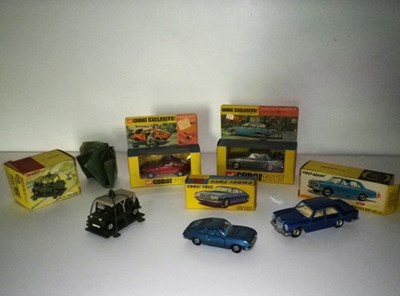 Lot 40 - Five die-cast model cars