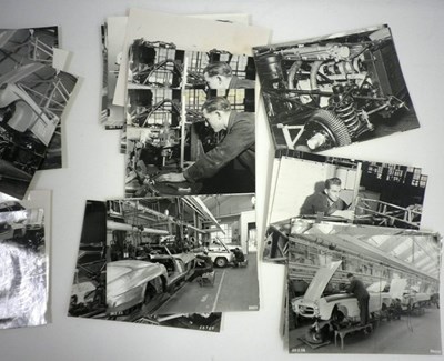 Lot 41 - Mercedes-Benz factory black & white photo’s