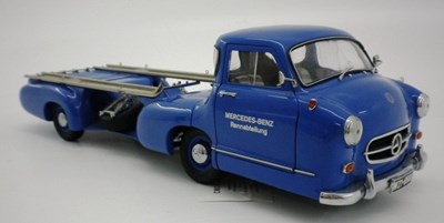 Lot 51 - 1950s Mercedes-Benz Renntransporter model