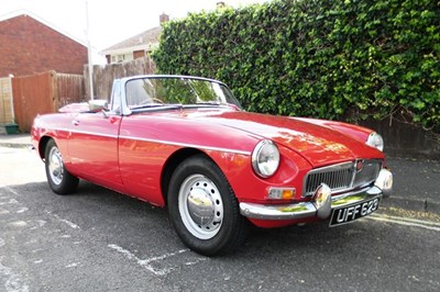 Lot 301 - 1963 MG B Roadster