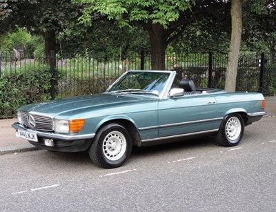 Lot 262 - 1984 Mercedes-Benz SL380 Roadster