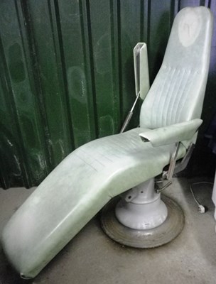 Lot 96 - 1970s dentist chair