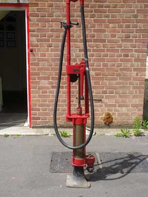 Lot 95 - 1920s road-side petrol pump