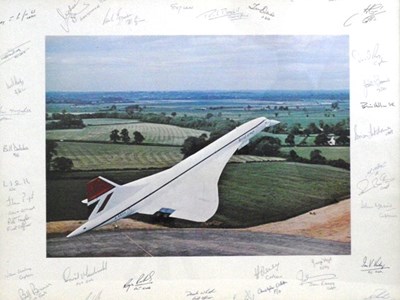 Lot 115 - Concorde in flight