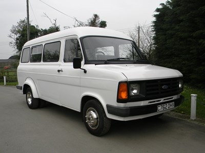 Lot 435 - 1986 Ford Transit 190 15 Seat Minibus