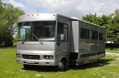 Lot 361 - 2004 Winnebago Sightseer