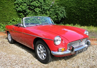 Lot 370 - 1965 MG B Roadster