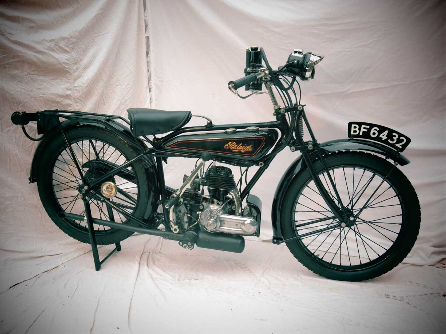 Click for high resolution Lot 123 - 1926 Raleigh Model 14, 248cc