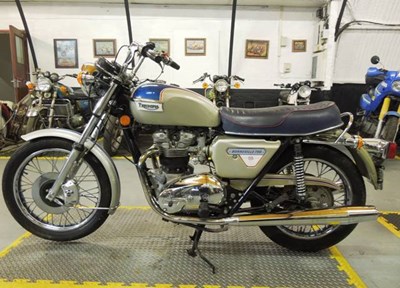 Lot 201 - 1977 Triumph Bonneville T140V Silver Jubilee Edition