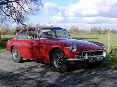 Lot 207 - 1973 MG B GT