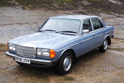 Lot 216 - 1985 Mercedes-Benz 230E Saloon