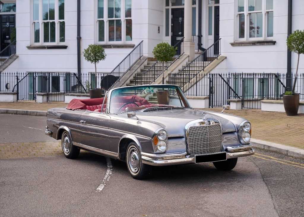 Lot 234 - 1962 Mercedes-Benz 300 SE