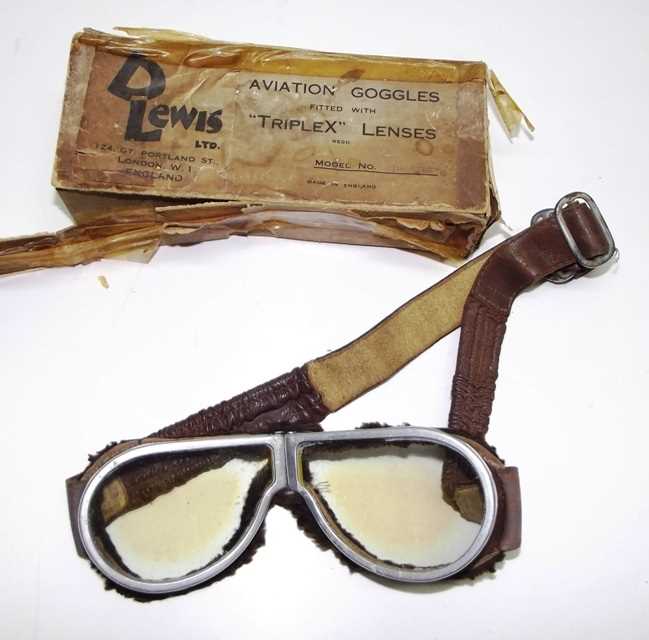 Lot 60 - Aviation goggles