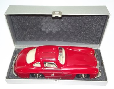 Lot 073 - Marklin Mercedes-Benz 300 SL model