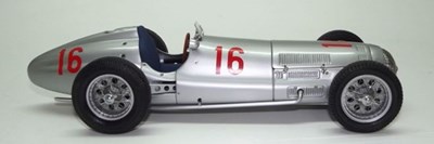 Lot 074 - Mercedes-Benz W154 CMC model