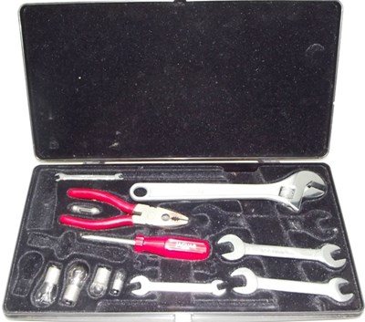 Lot 092 - Jaguar XJ40 tool kit