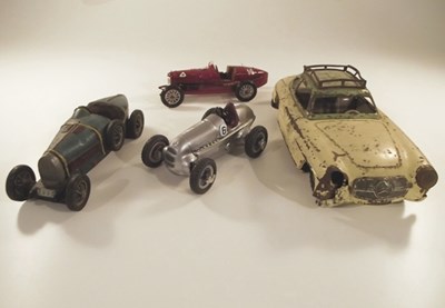 Lot 044 - Four model cars