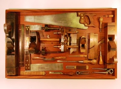 Lot 122 - Early carpenter’s set