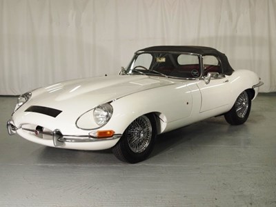 Lot 231 - 1968 Jaguar Series I Roadster