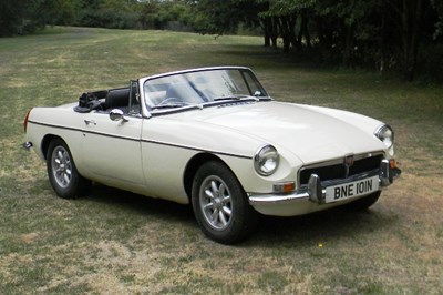 Lot 318 - 1974 MG B Roadster