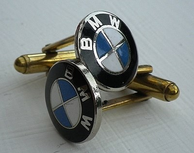 Lot 013 - BMW cuff-links