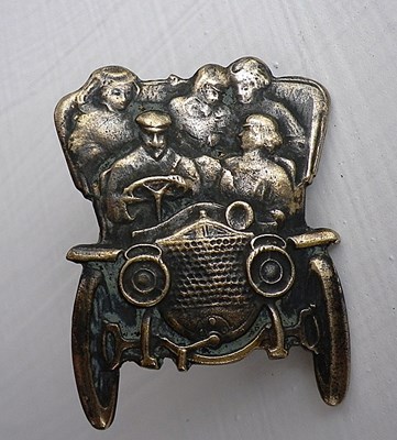 Lot 020 - Veteran car brooch